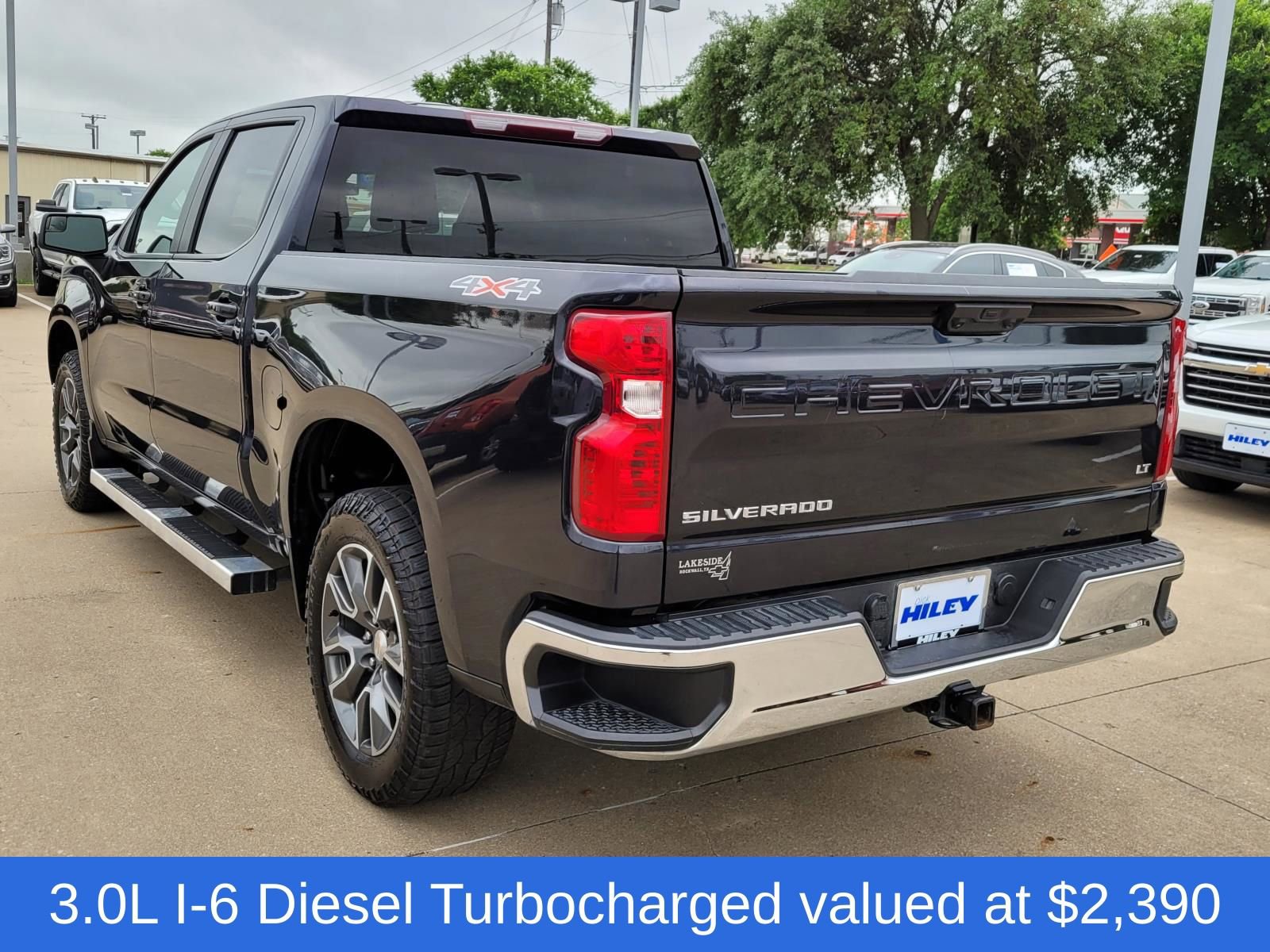 Used 2024 Chevrolet Silverado 1500 LT AWD/4WD image 3
