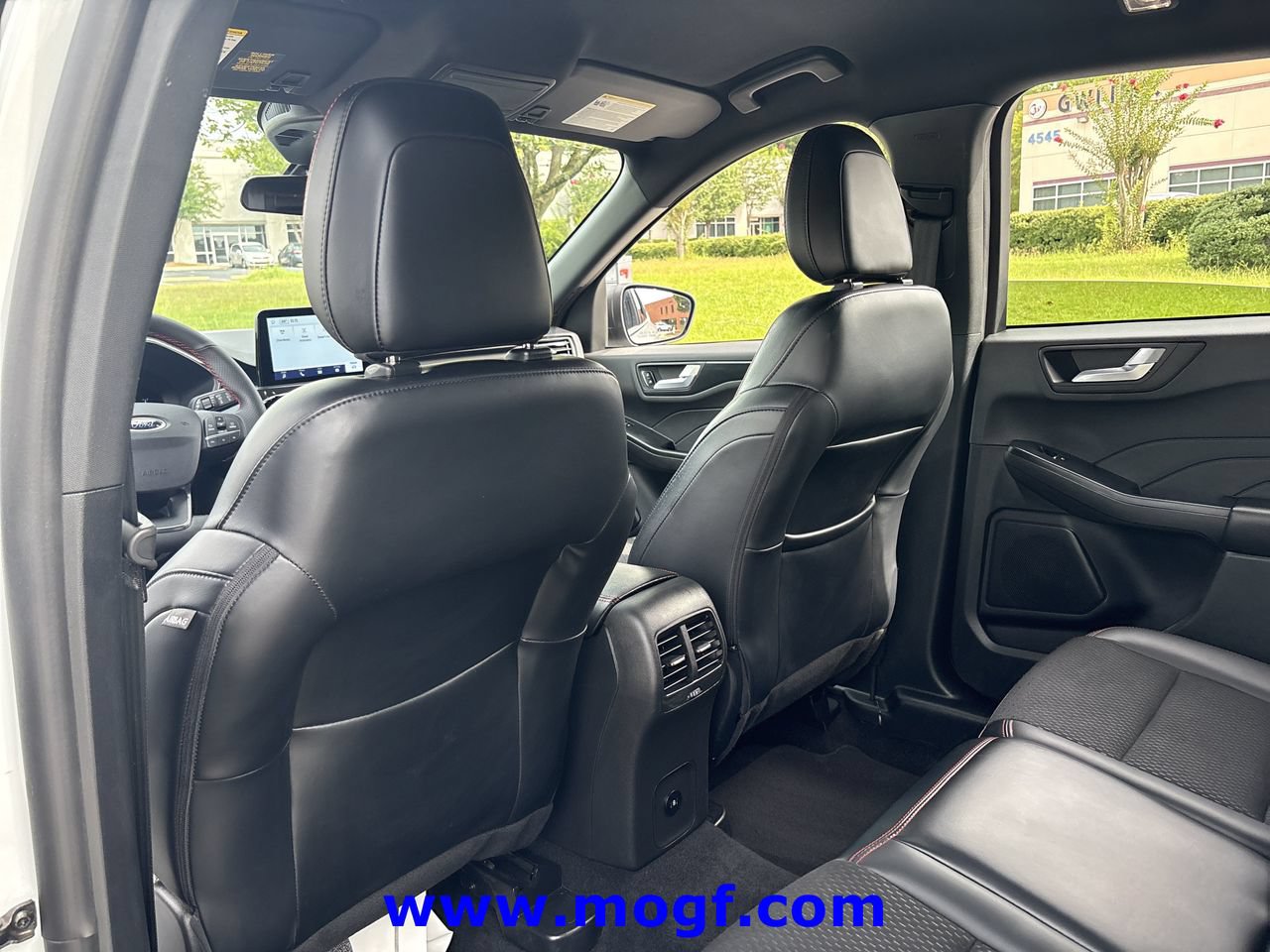 Used 2025 Ford Escape ST-Line FWD image 19