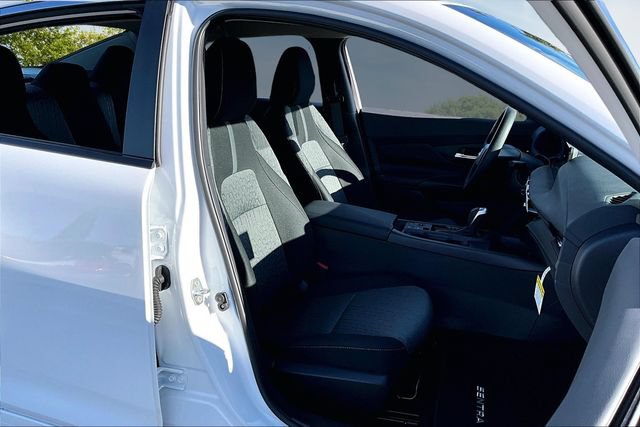 New 2026 Nissan Sentra SV w/ Floor Mat Package FWD image 9