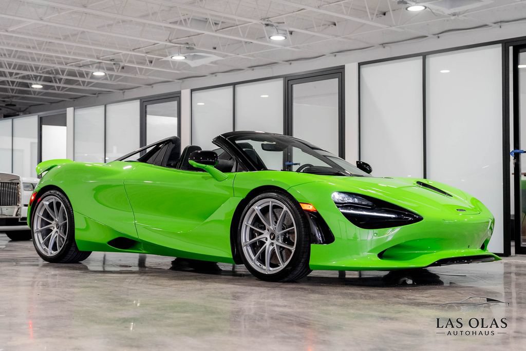 Used 2026 McLaren 750S Spider RWD image 4