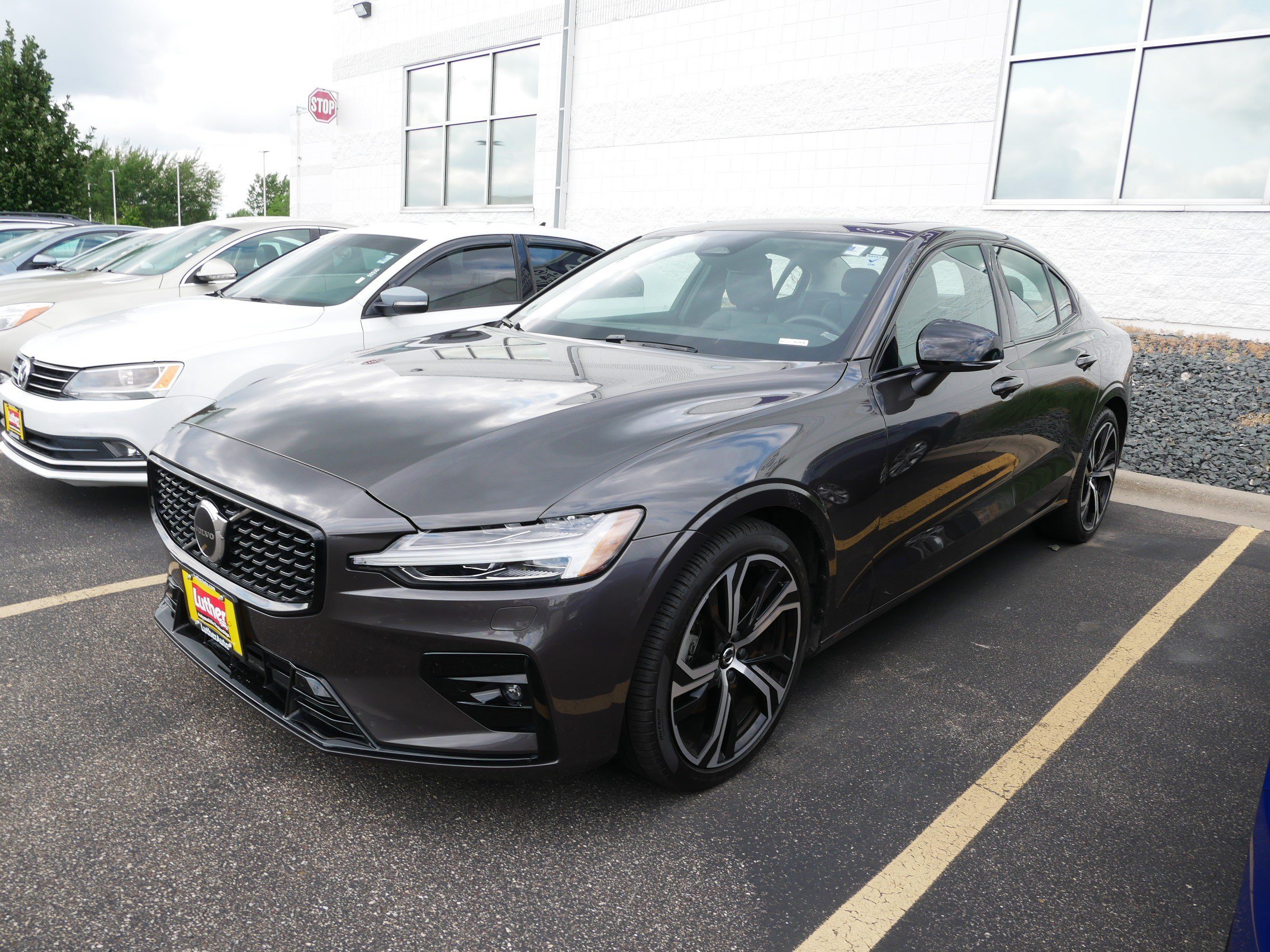 Used 2025 Volvo S60 B5 Core AWD/4WD image 3