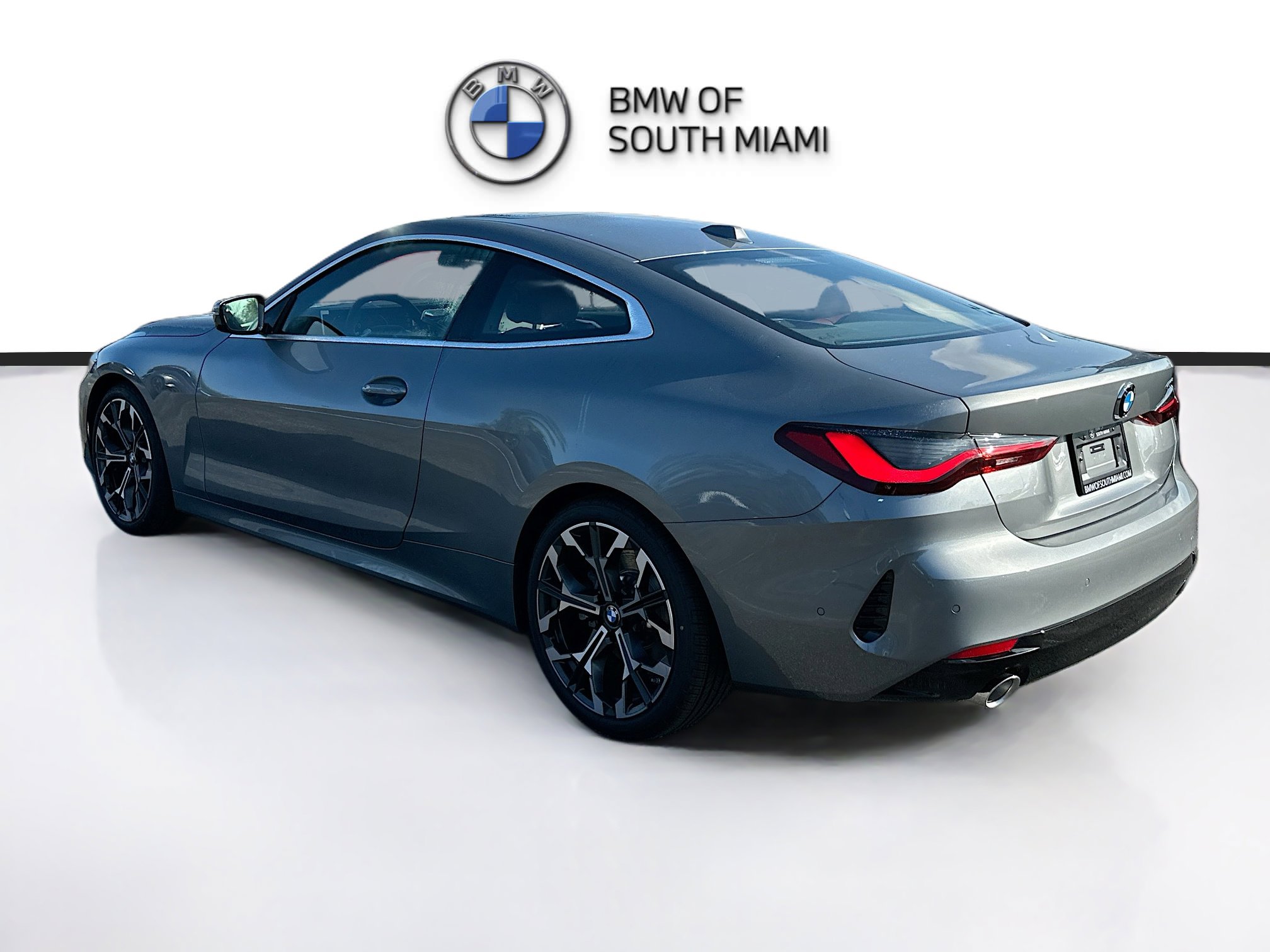 New 2026 BMW 430i Coupe w/ Parking Assistance Package RWD image 4
