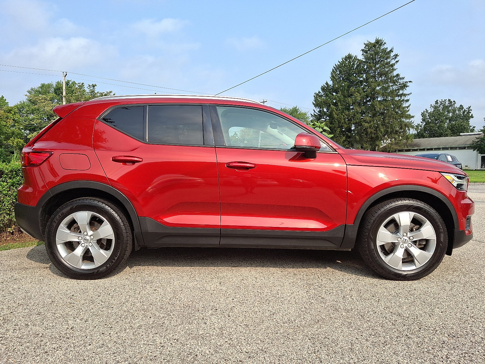 Used 2019 Volvo XC40 T5 Momentum image 7