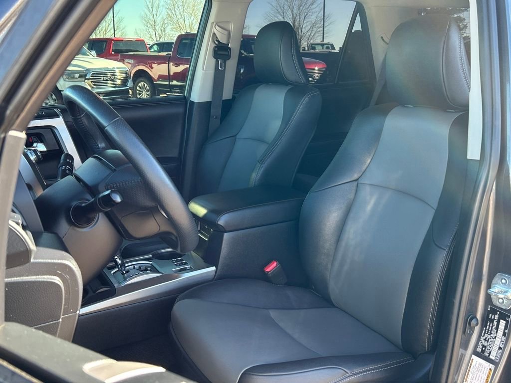 Used 2019 Toyota 4Runner SR5 Premium image 11