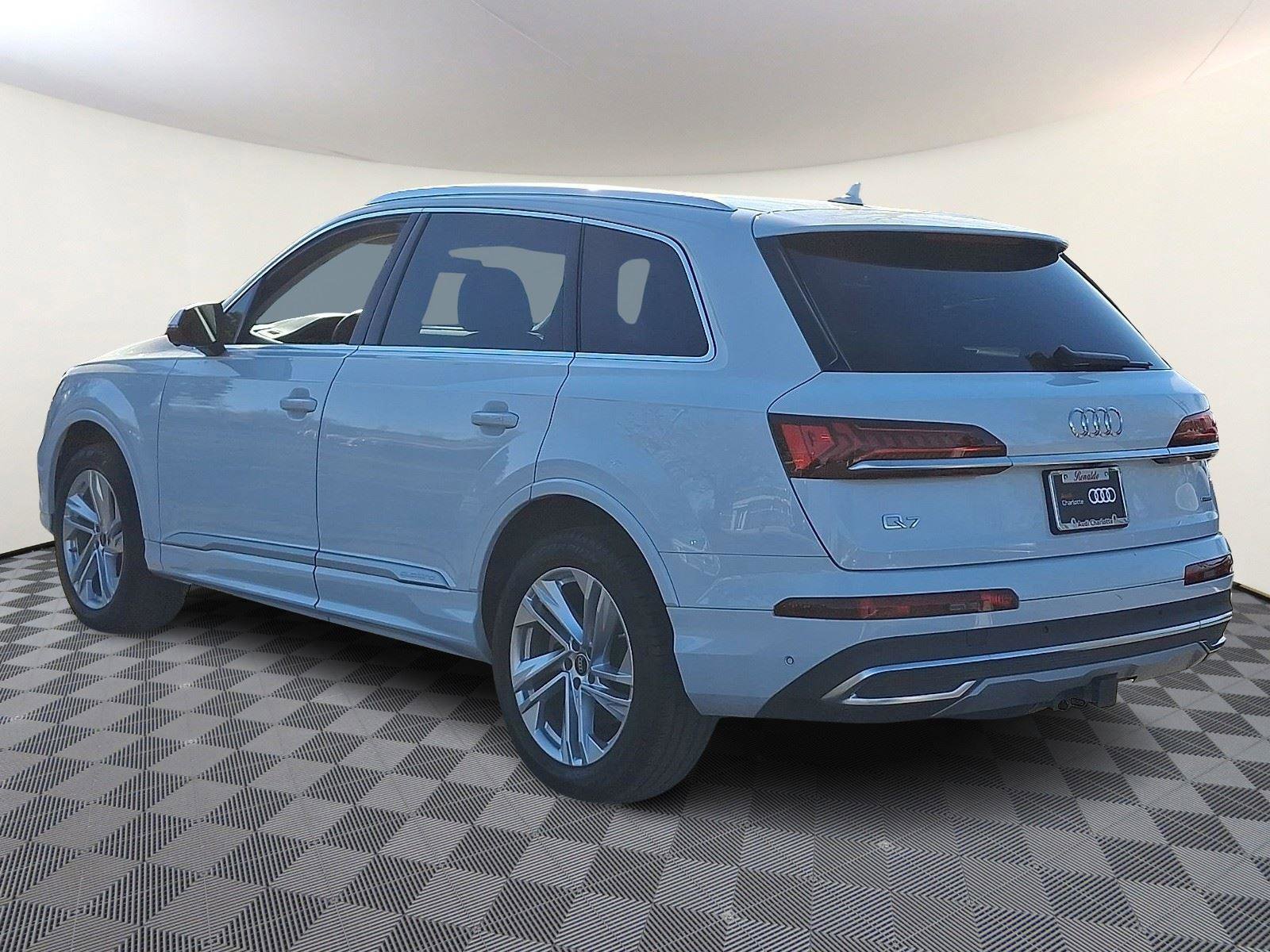 Used 2023 Audi Q7 3.0T Premium Plus w/ Premium Plus Package image 4
