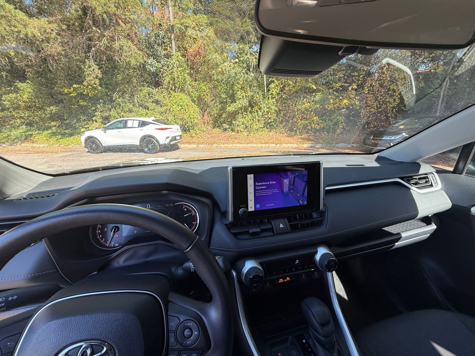 Used 2025 Toyota RAV4 XLE image 33