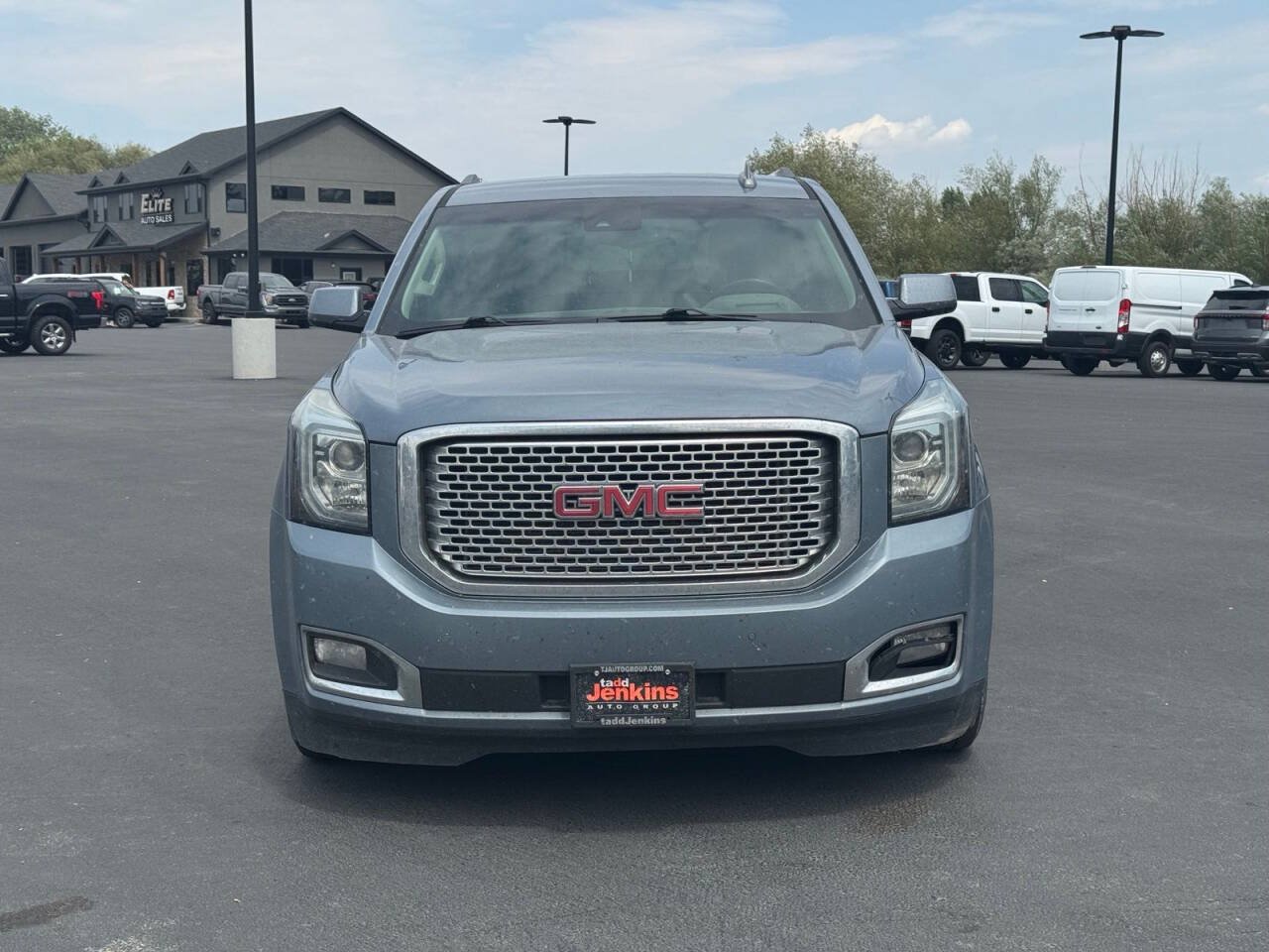 Used 2016 GMC Yukon XL Denali AWD/4WD image 2