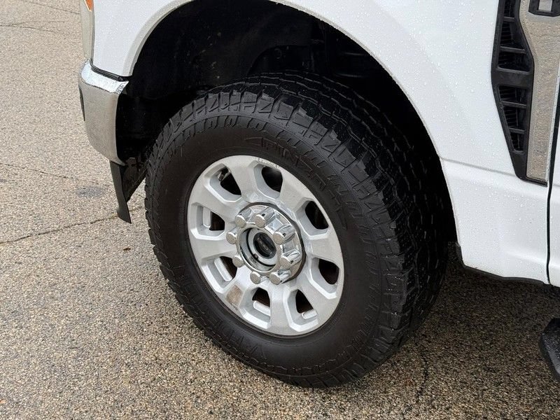 Used 2023 Ford F250 XLT AWD/4WD image 10