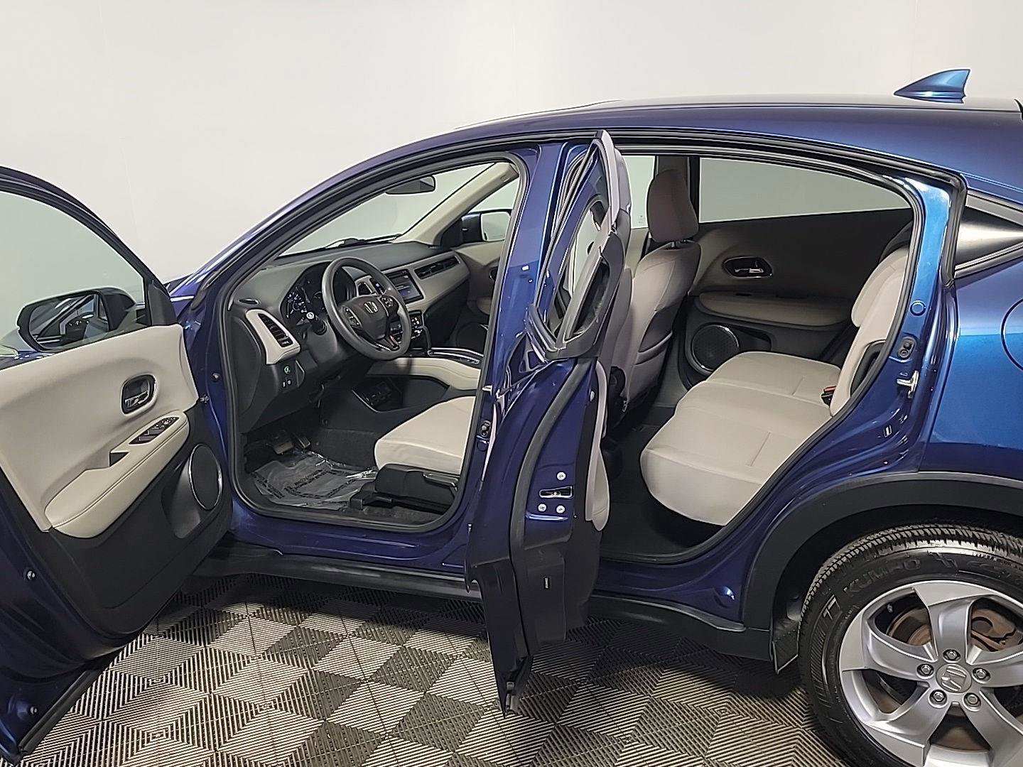 Certified 2017 Honda HR-V EX image 16