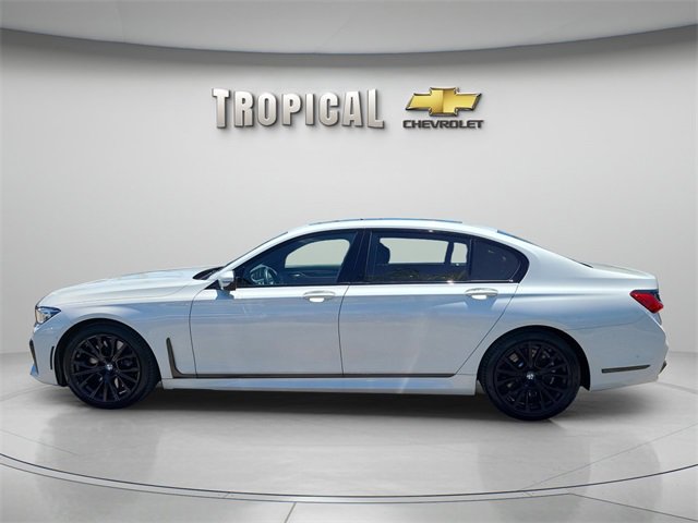 Used 2022 BMW 750i xDrive w/ Luxury Rear Seating Package image 2
