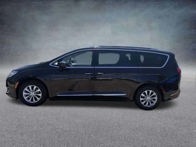Used 2019 Chrysler Pacifica Touring-L FWD image 10