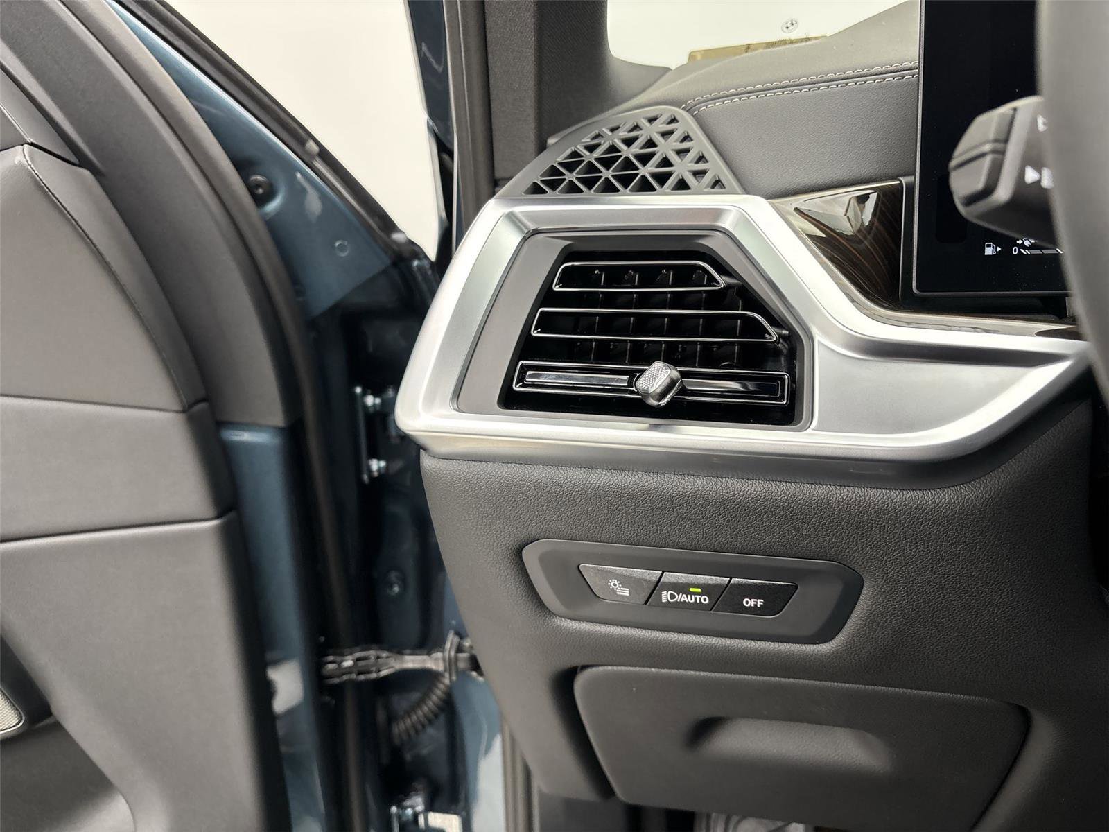 New 2026 BMW X5 xDrive50e AWD/4WD image 31