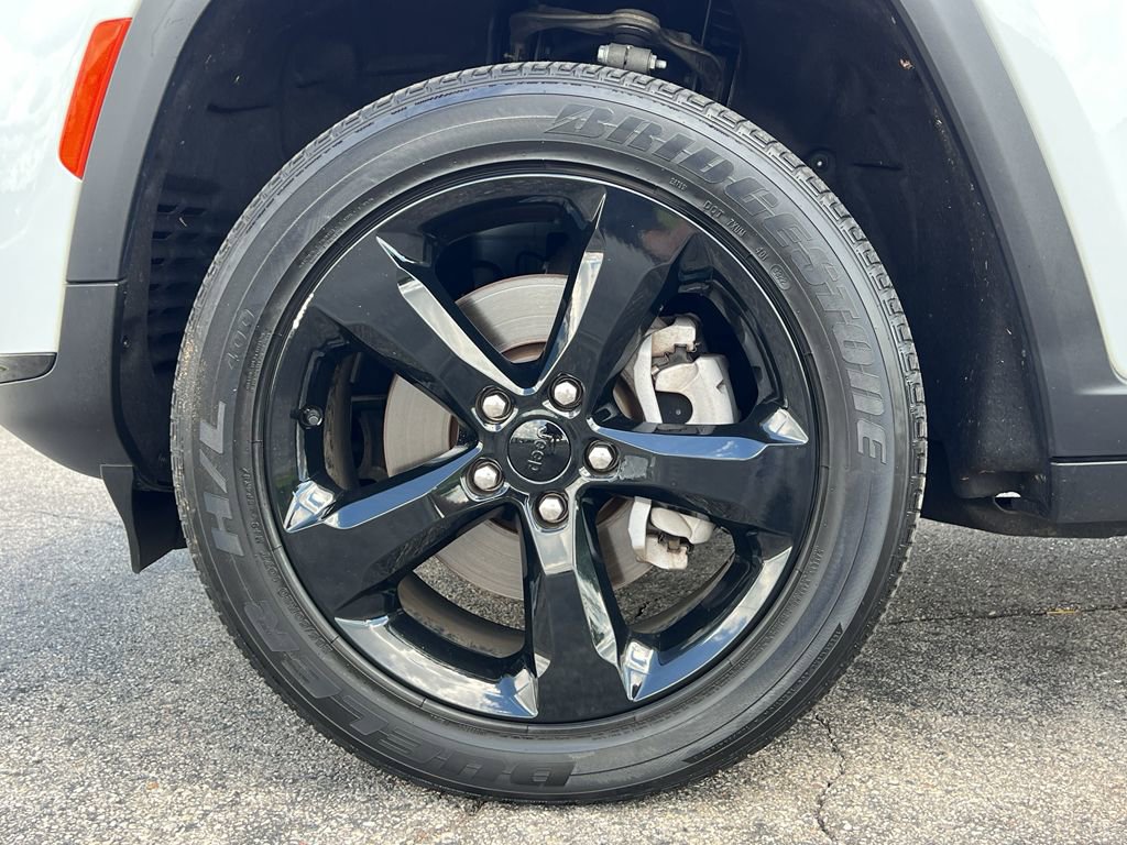 Used 2023 Jeep Grand Cherokee L Laredo image 12