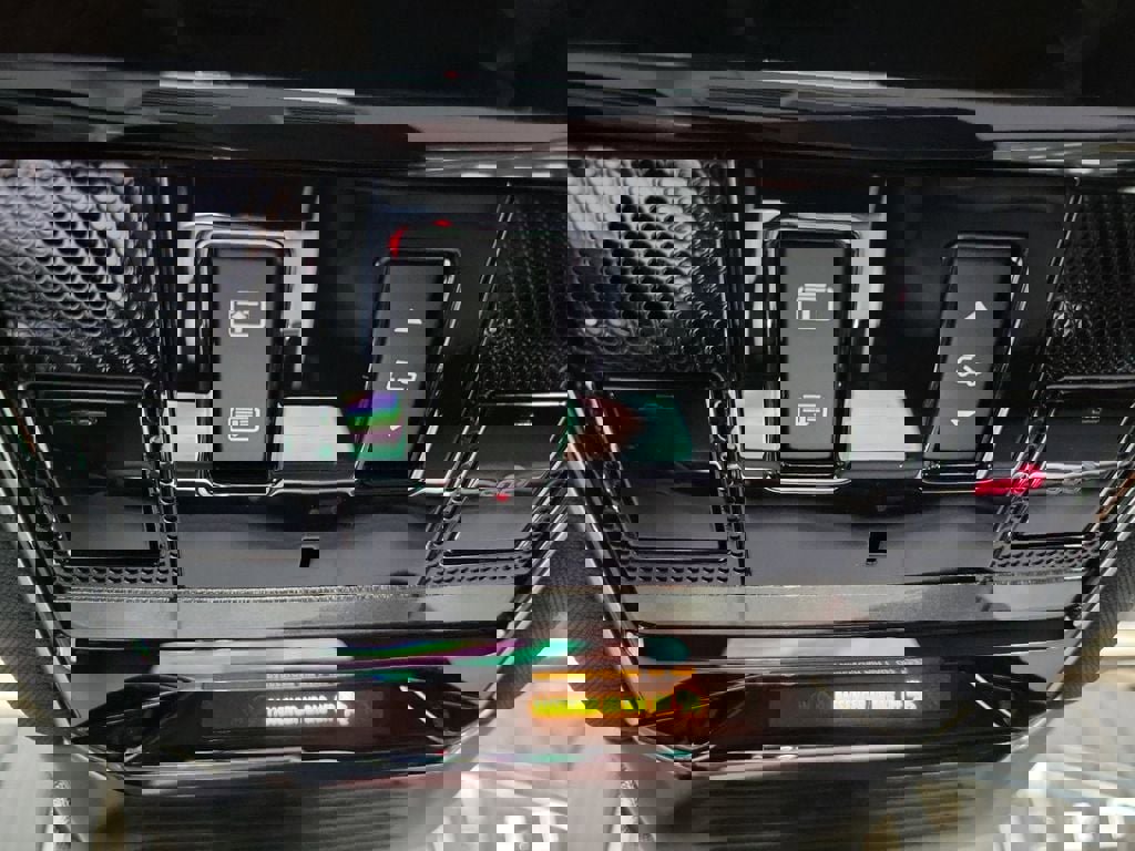 New 2026 Land Rover Range Rover SE image 21