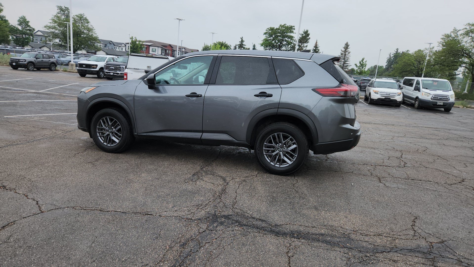 Used 2024 Nissan Rogue S AWD/4WD image 5
