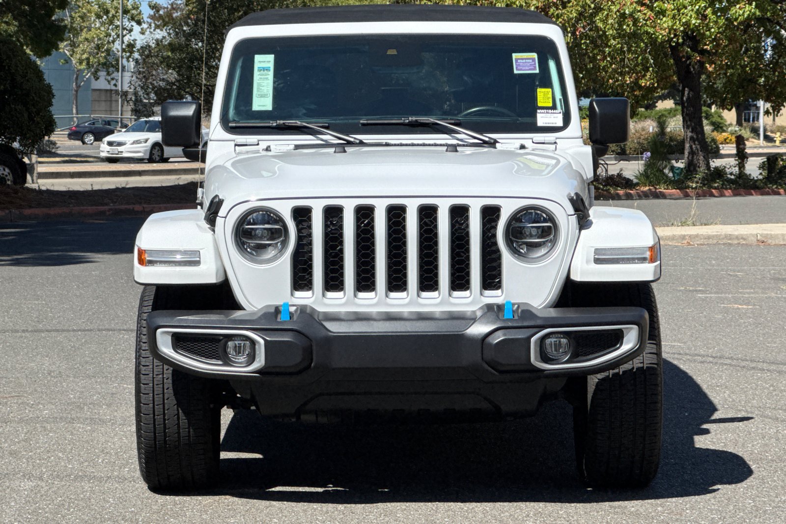 Used 2022 Jeep Wrangler Unlimited Sahara w/ Cold Weather Group AWD/4WD image 8