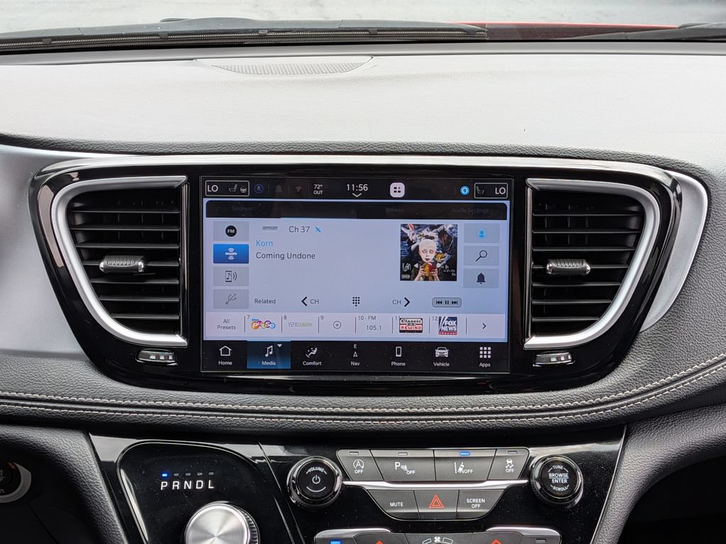 Used 2025 Chrysler Pacifica Limited FWD image 30