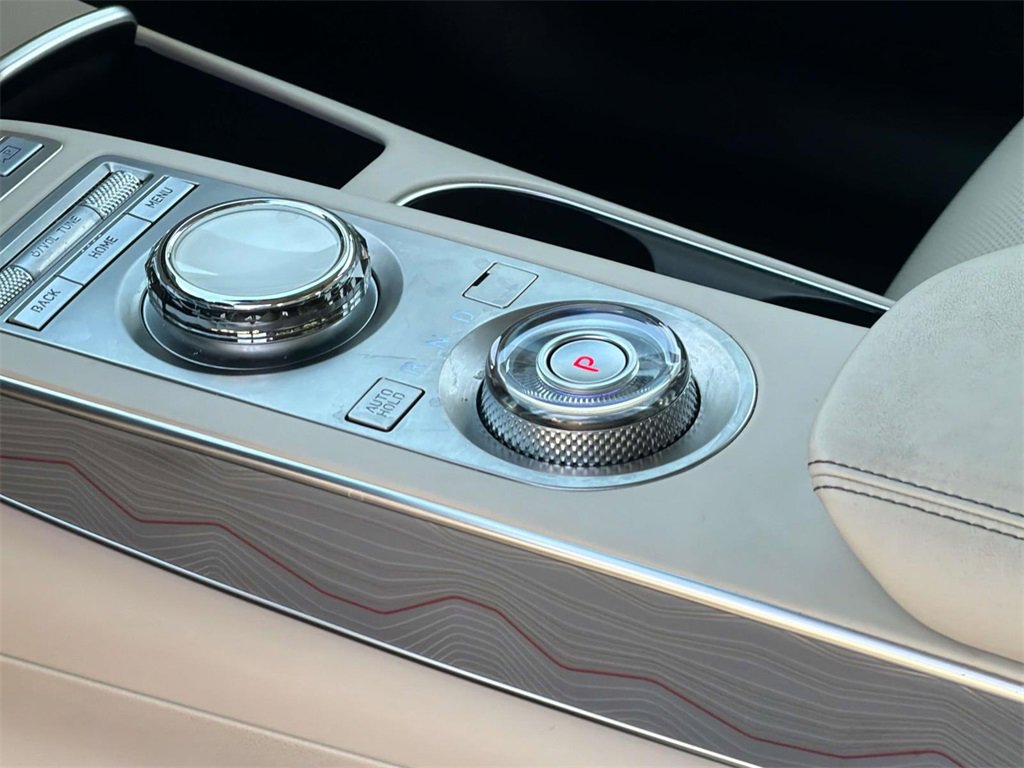 Used 2024 Genesis GV70 2.5T w/ Advanced Package image 16