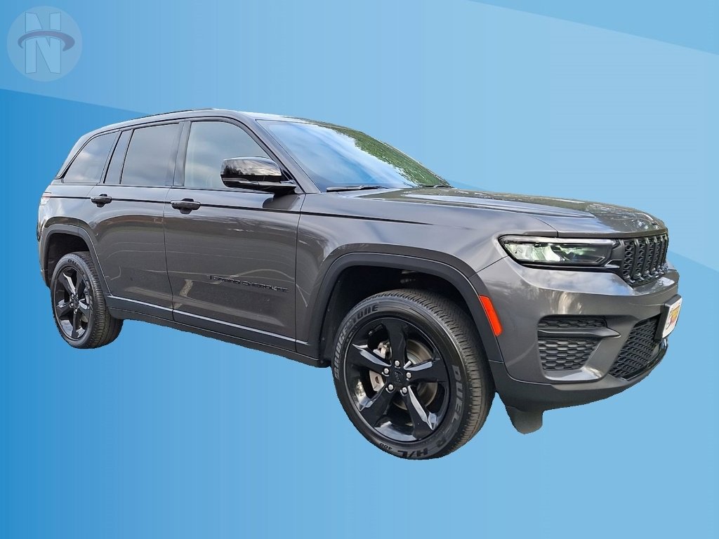 Used 2024 Jeep Grand Cherokee Altitude image 1
