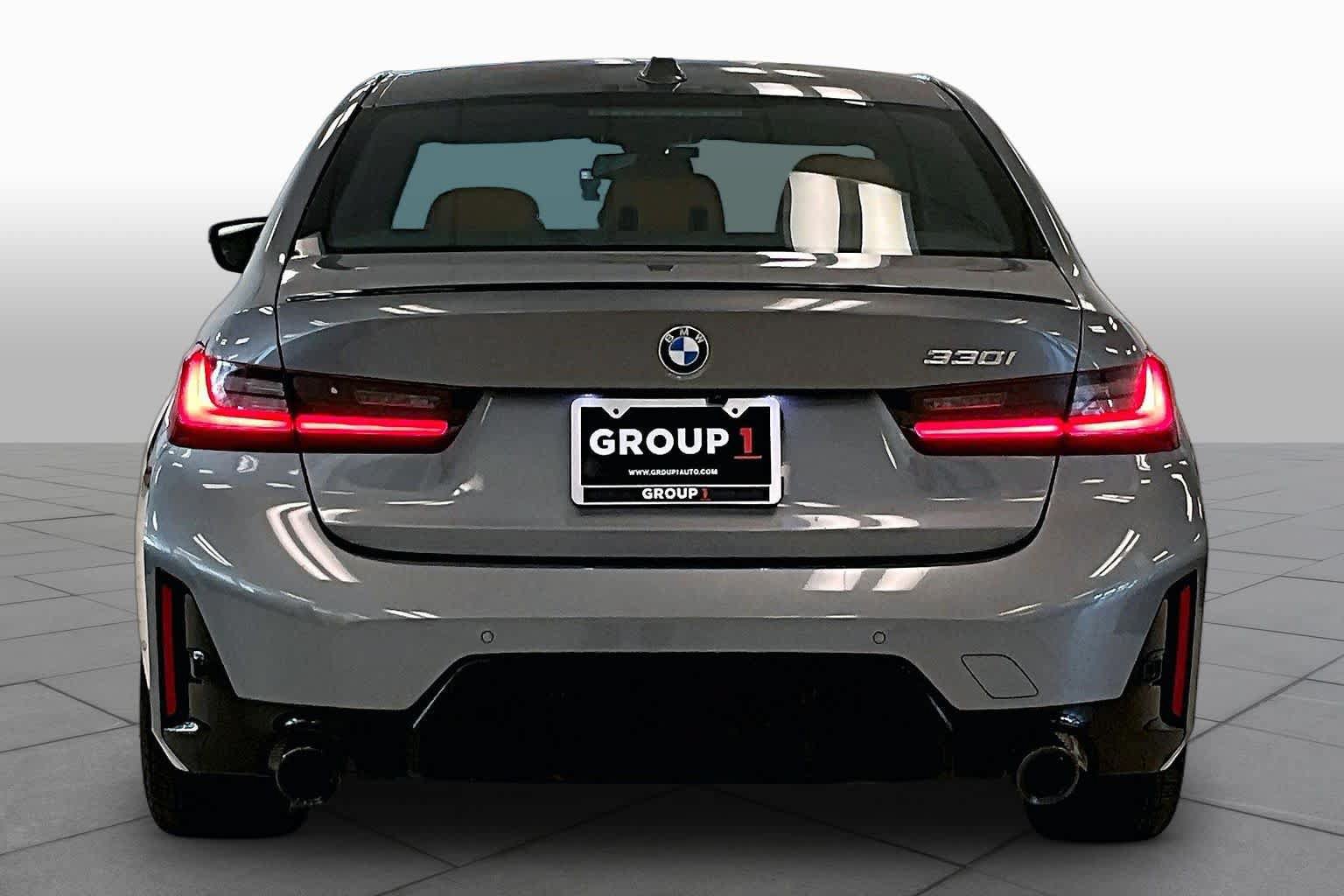Used 2023 BMW 330i Sedan w/ M Sport Package RWD image 4