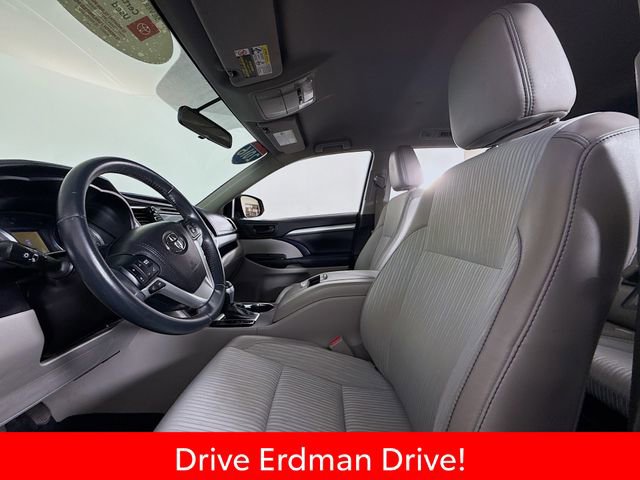 Used 2016 Toyota Highlander Plus image 6