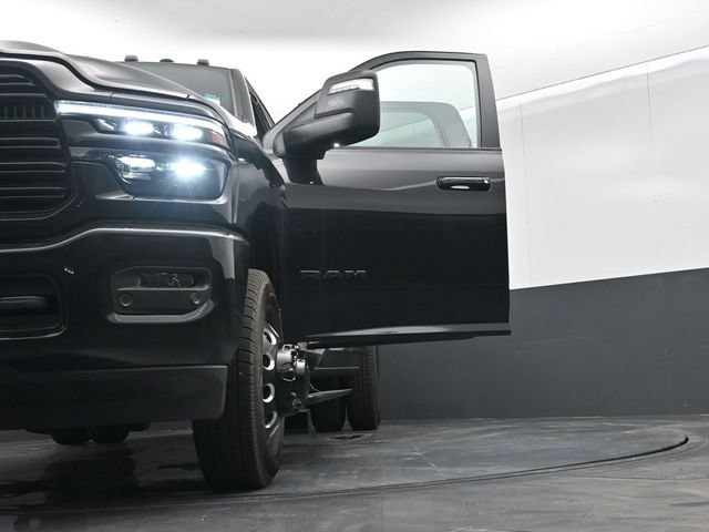 New 2026 RAM 3500 Laramie AWD/4WD image 70