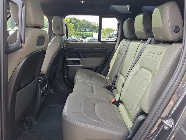 Used 2022 Land Rover Defender 110 S AWD/4WD image 17