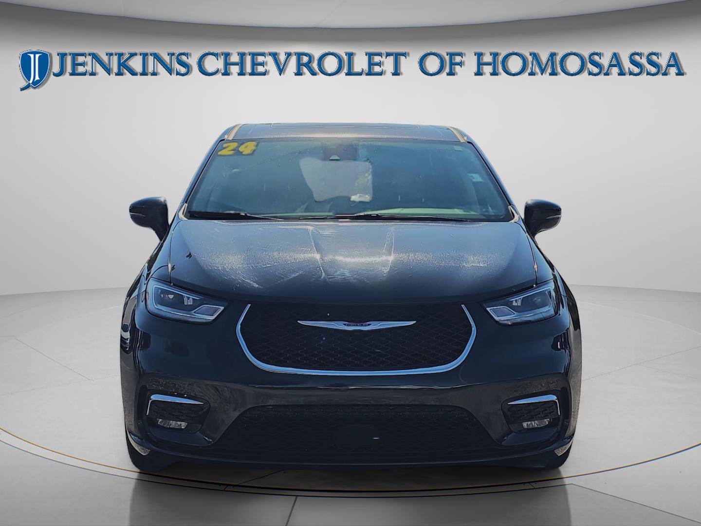 Used 2024 Chrysler Pacifica Limited FWD image 10