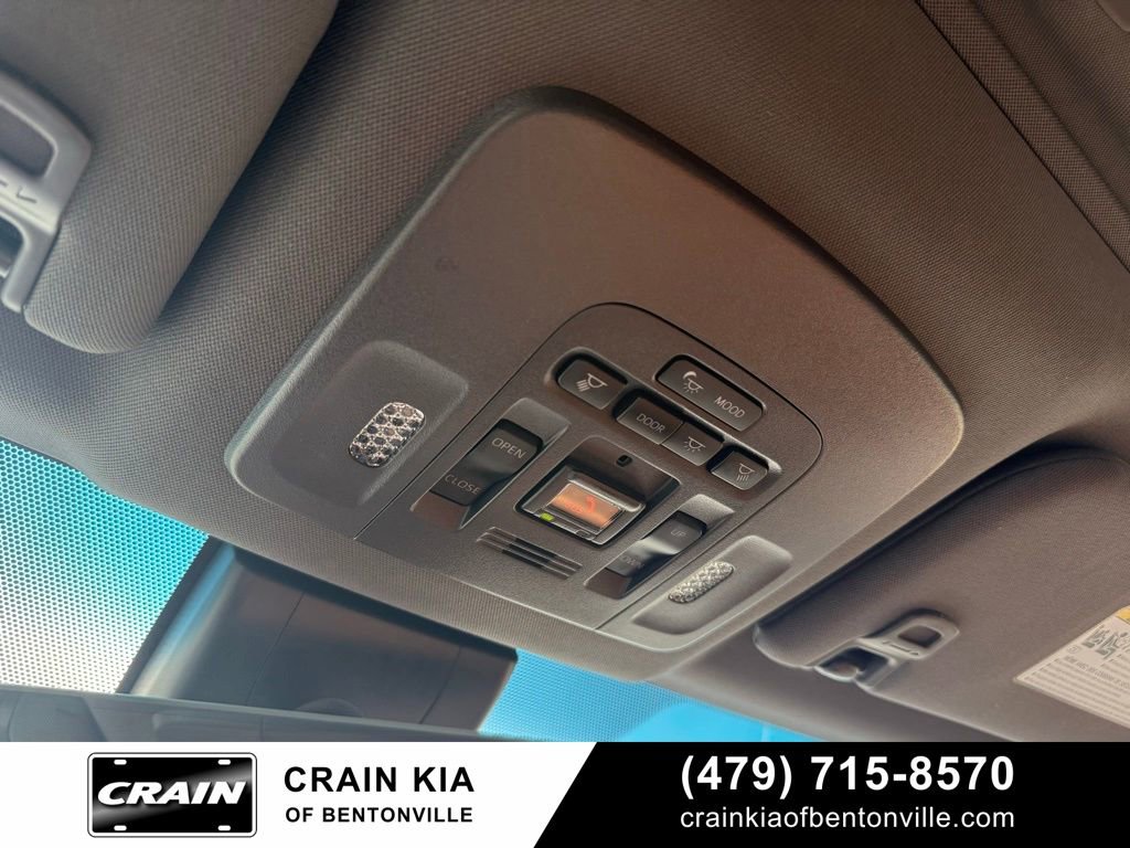 Used 2022 Toyota Avalon Limited w/ Advanced Safety Package FWD image 20