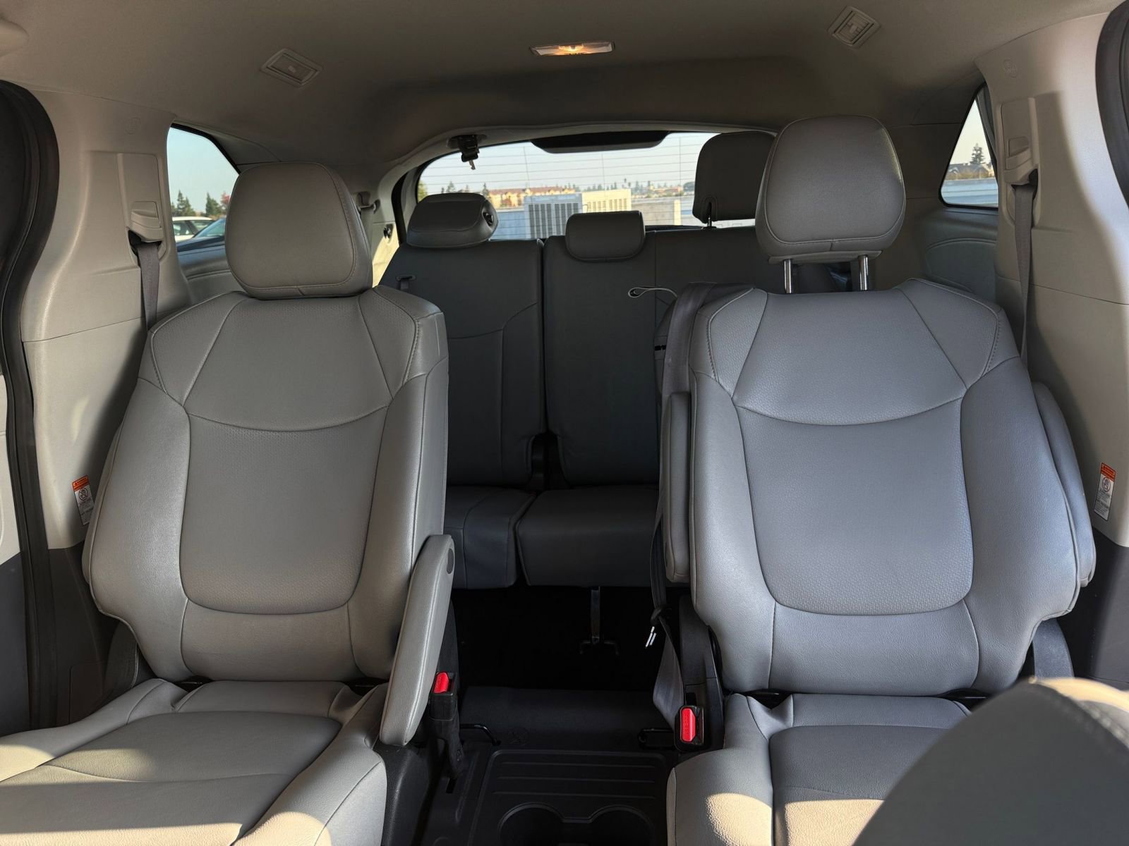Used 2024 Toyota Sienna XLE image 38