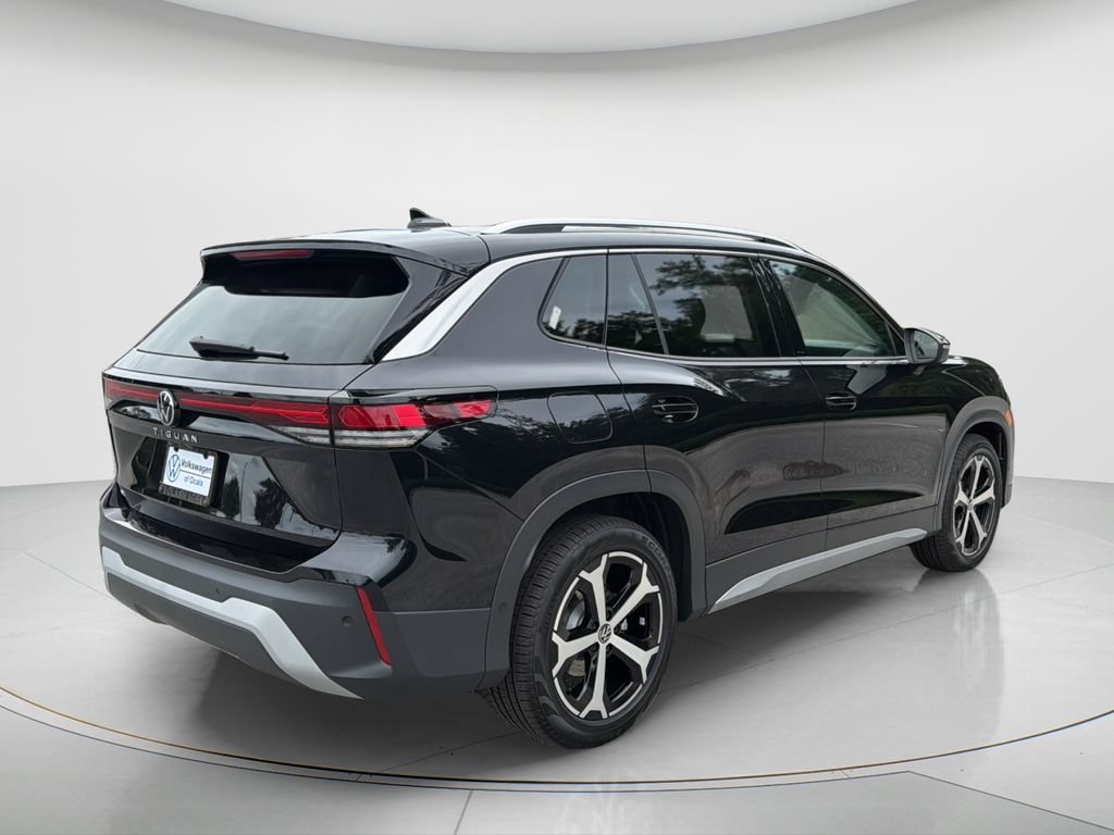 New 2026 Volkswagen Tiguan SE FWD image 6