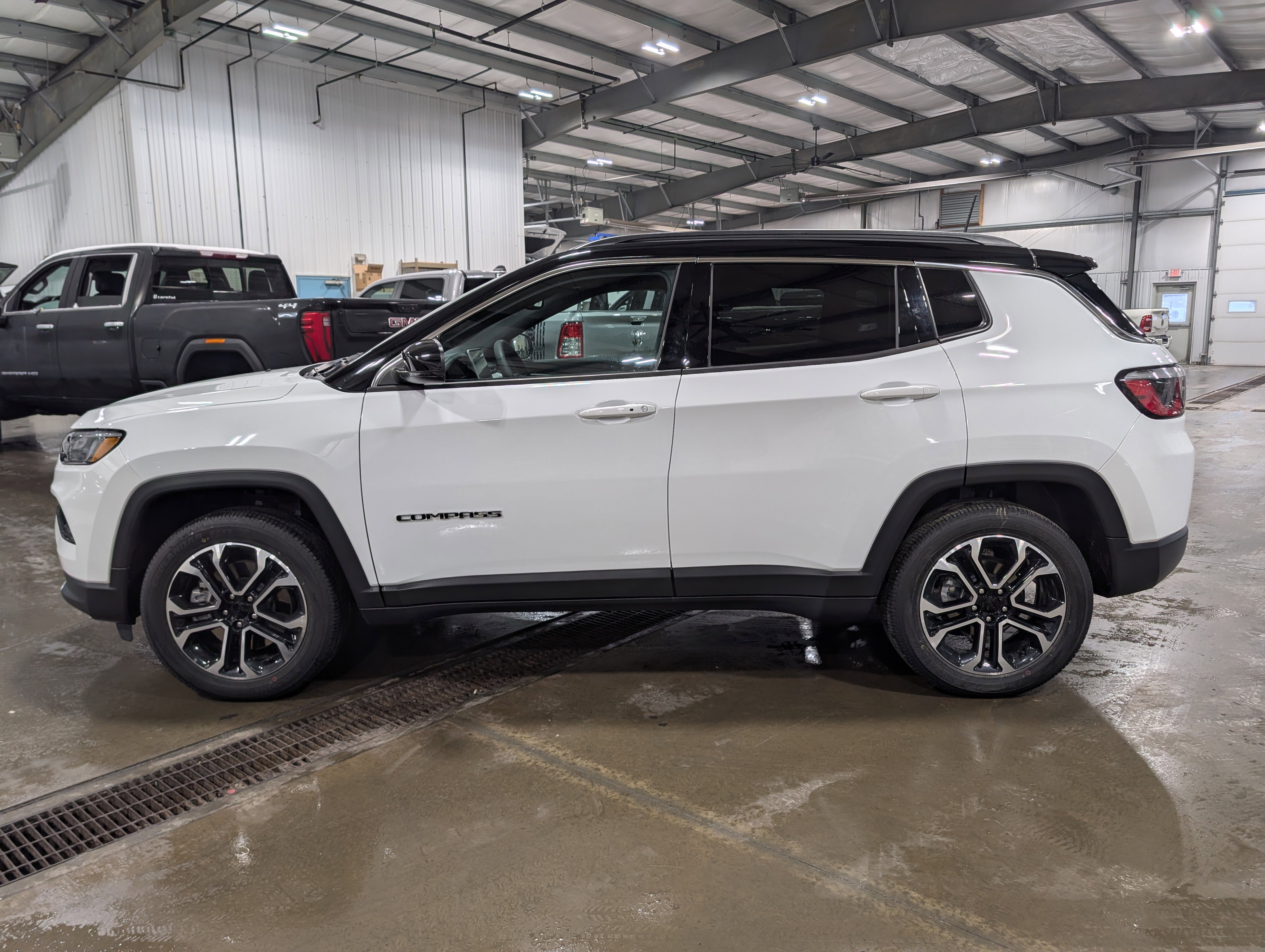 Used 2023 Jeep Compass Limited w/ Sun and Sound Group image 6