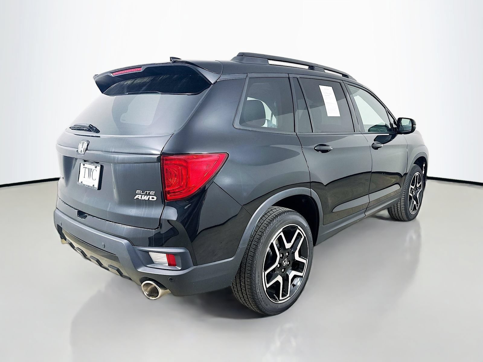 Used 2023 Honda Passport Elite image 5