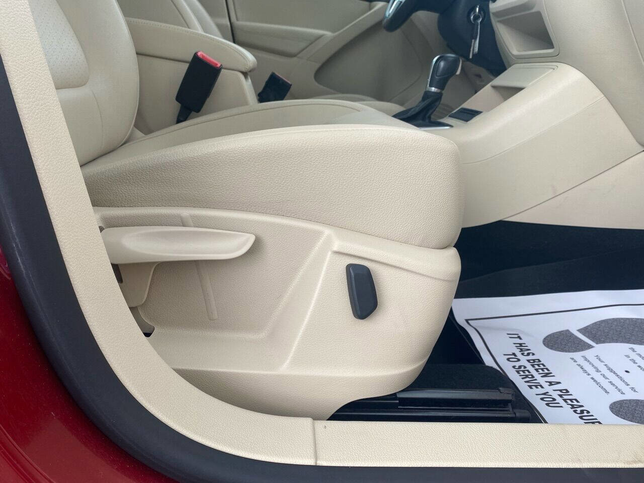 Used 2013 Volkswagen Tiguan SE image 15