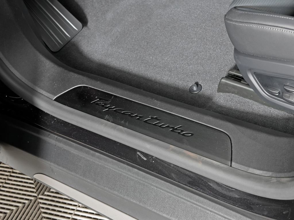 New 2026 Porsche Taycan Turbo AWD/4WD image 18