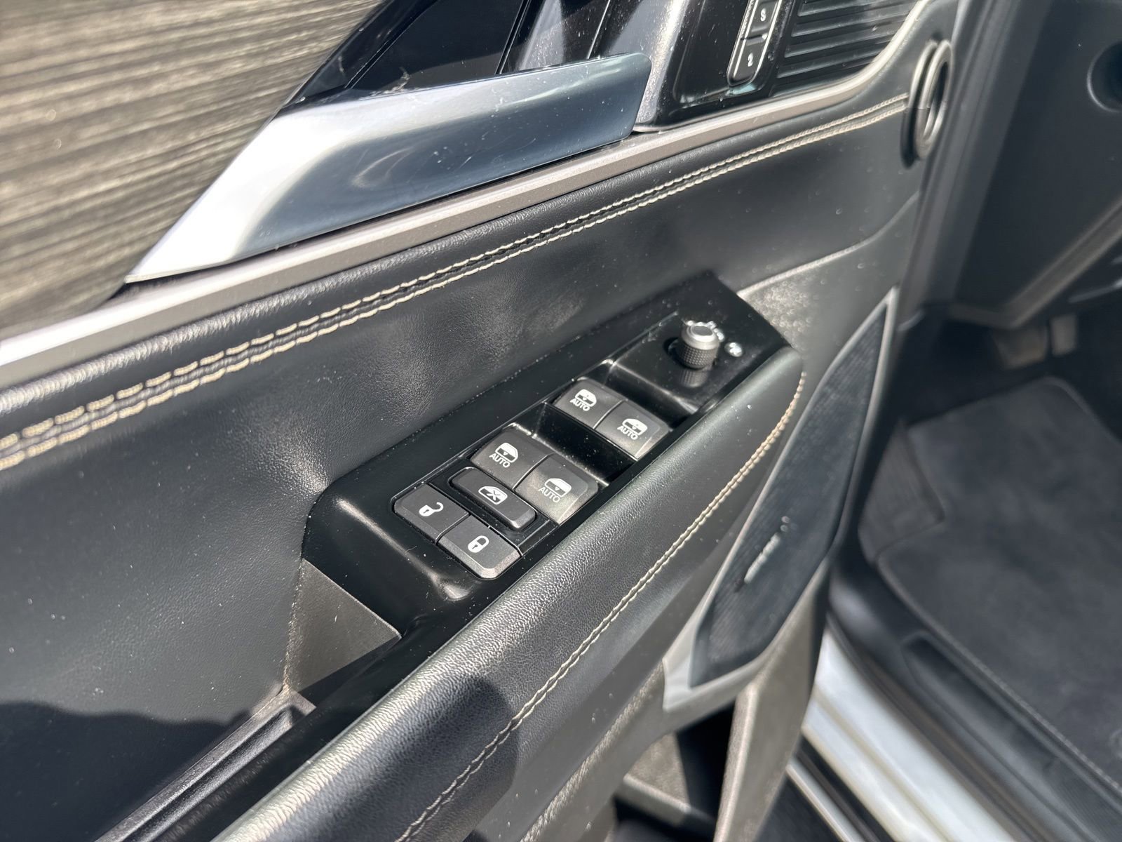 Used 2022 Jeep Wagoneer Series II w/ Premium Group I AWD/4WD image 20