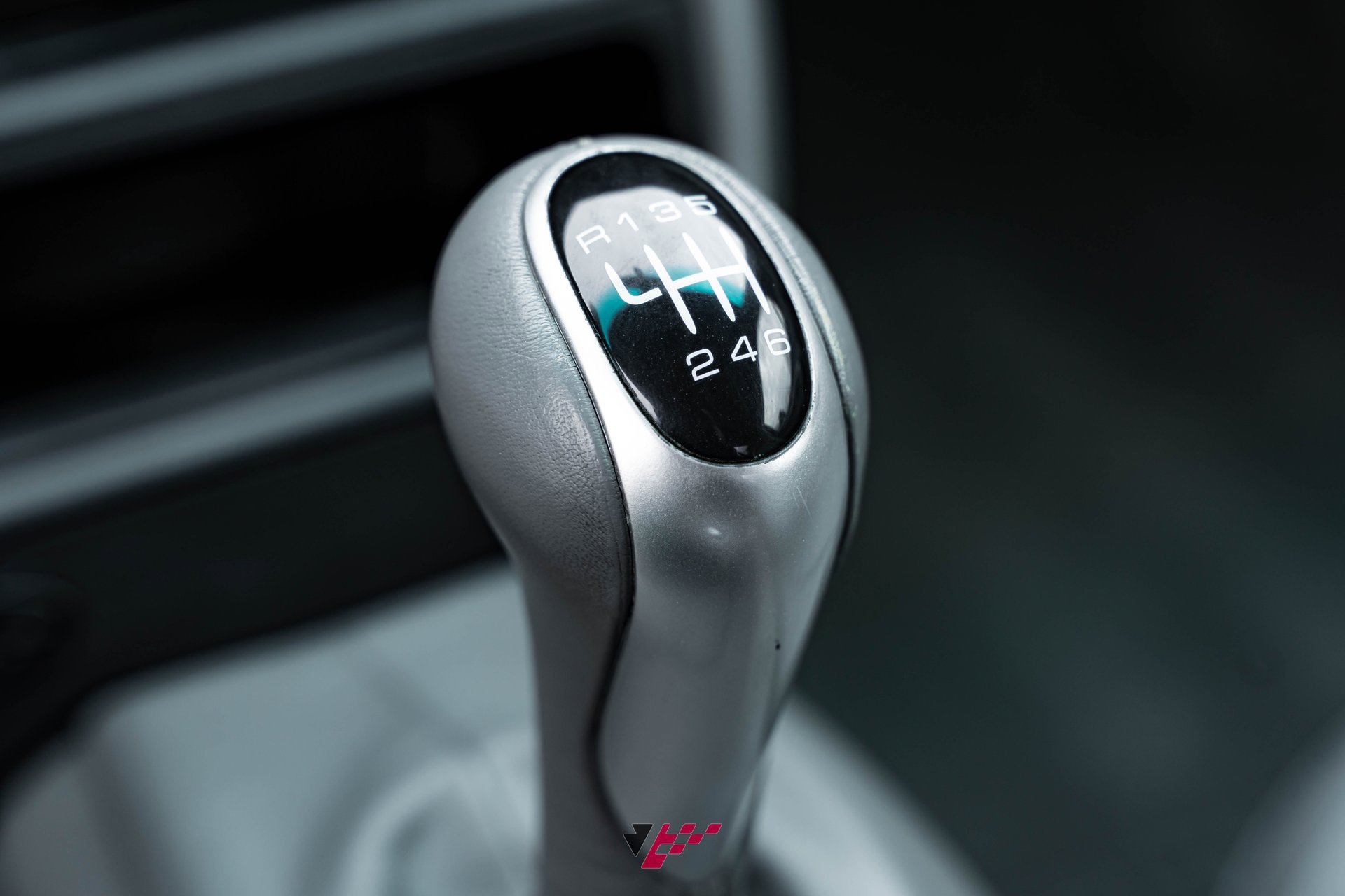 Used 2000 Porsche 911 Carrera 4 image 5