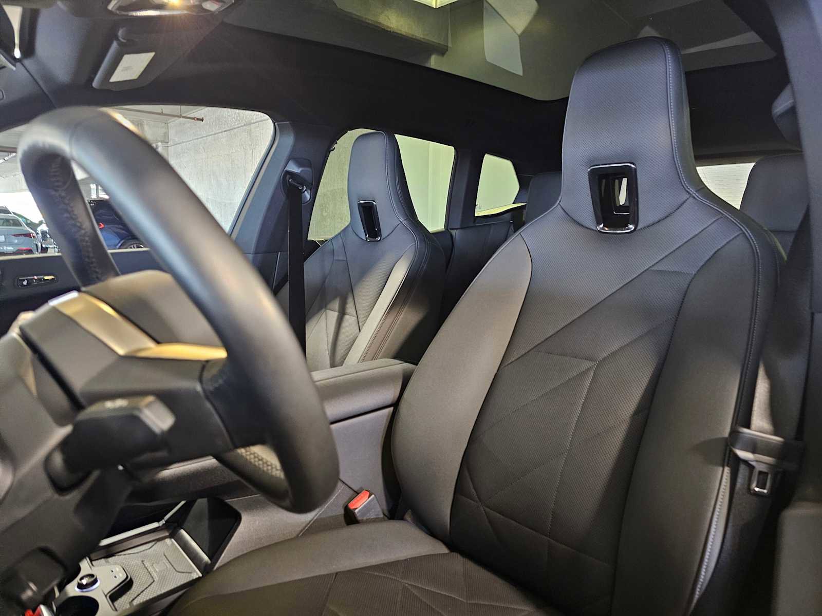 Used 2023 BMW iX xDrive50 w/ Premium Package image 31