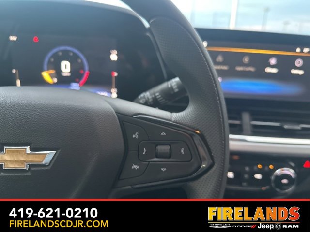 Used 2025 Chevrolet Trax LT image 18