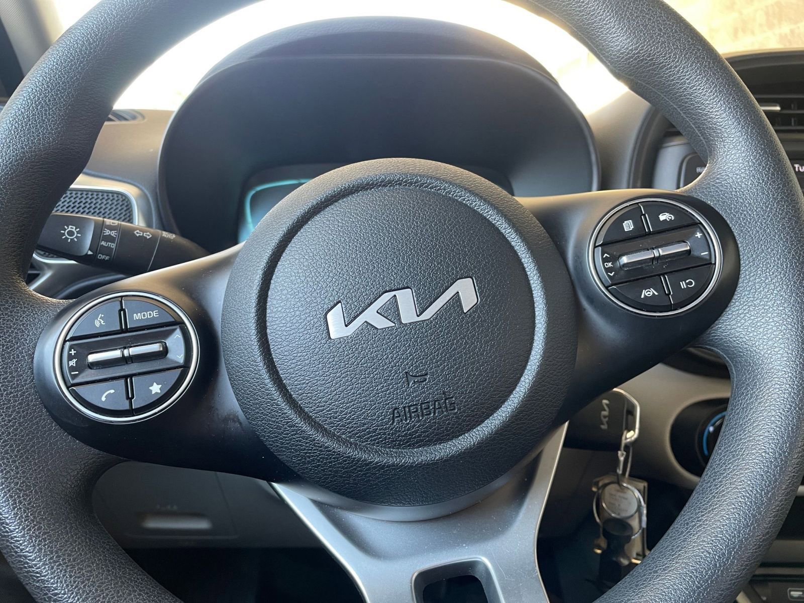 Used 2025 Kia Soul LX w/ LX Technology Package image 25
