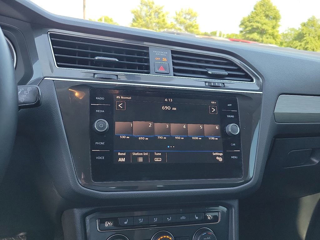 Used 2018 Volkswagen Tiguan SE AWD/4WD image 15