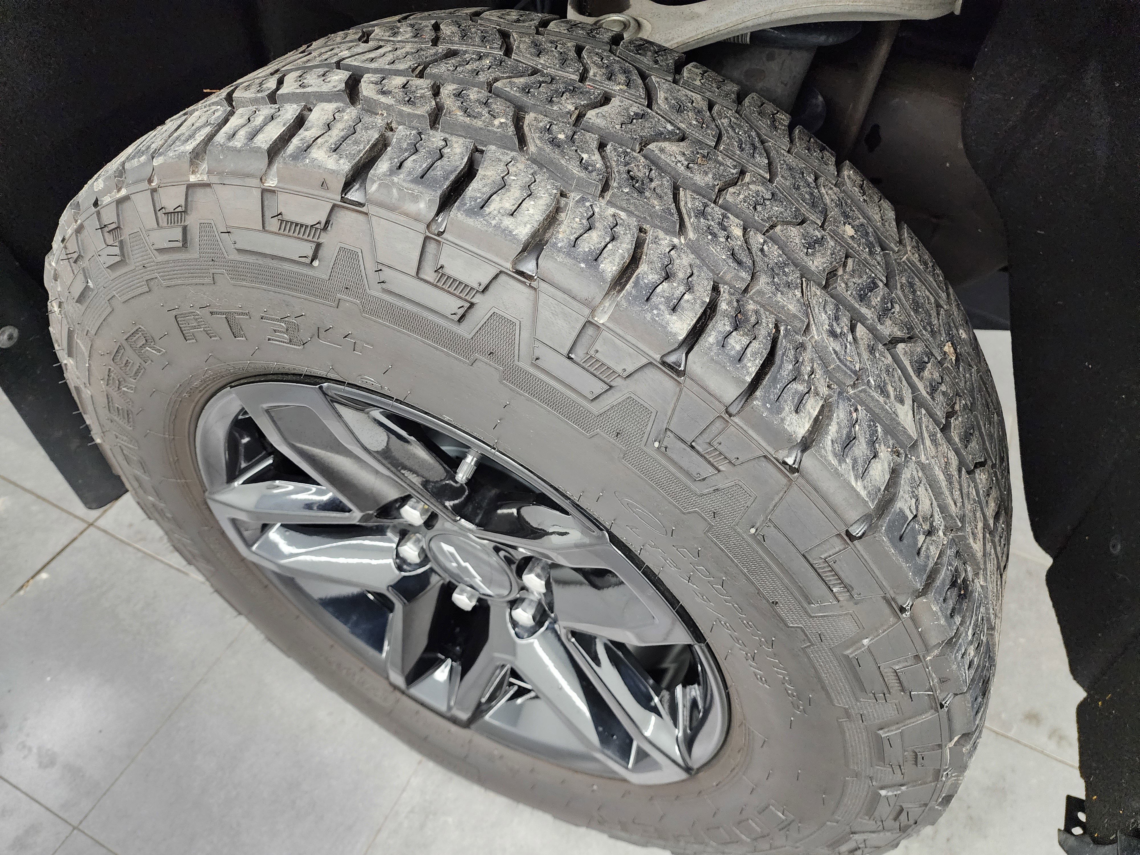 Used 2020 Chevrolet Silverado 1500 LT Trail Boss image 3