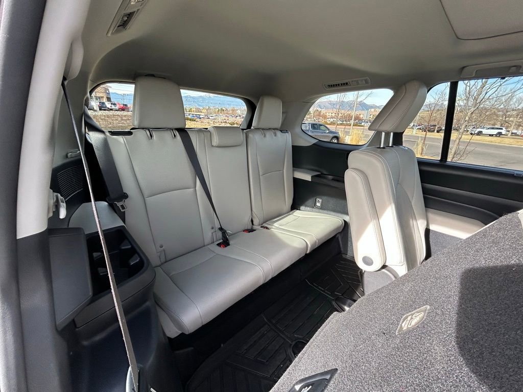 Used 2024 Toyota Grand Highlander Limited image 32