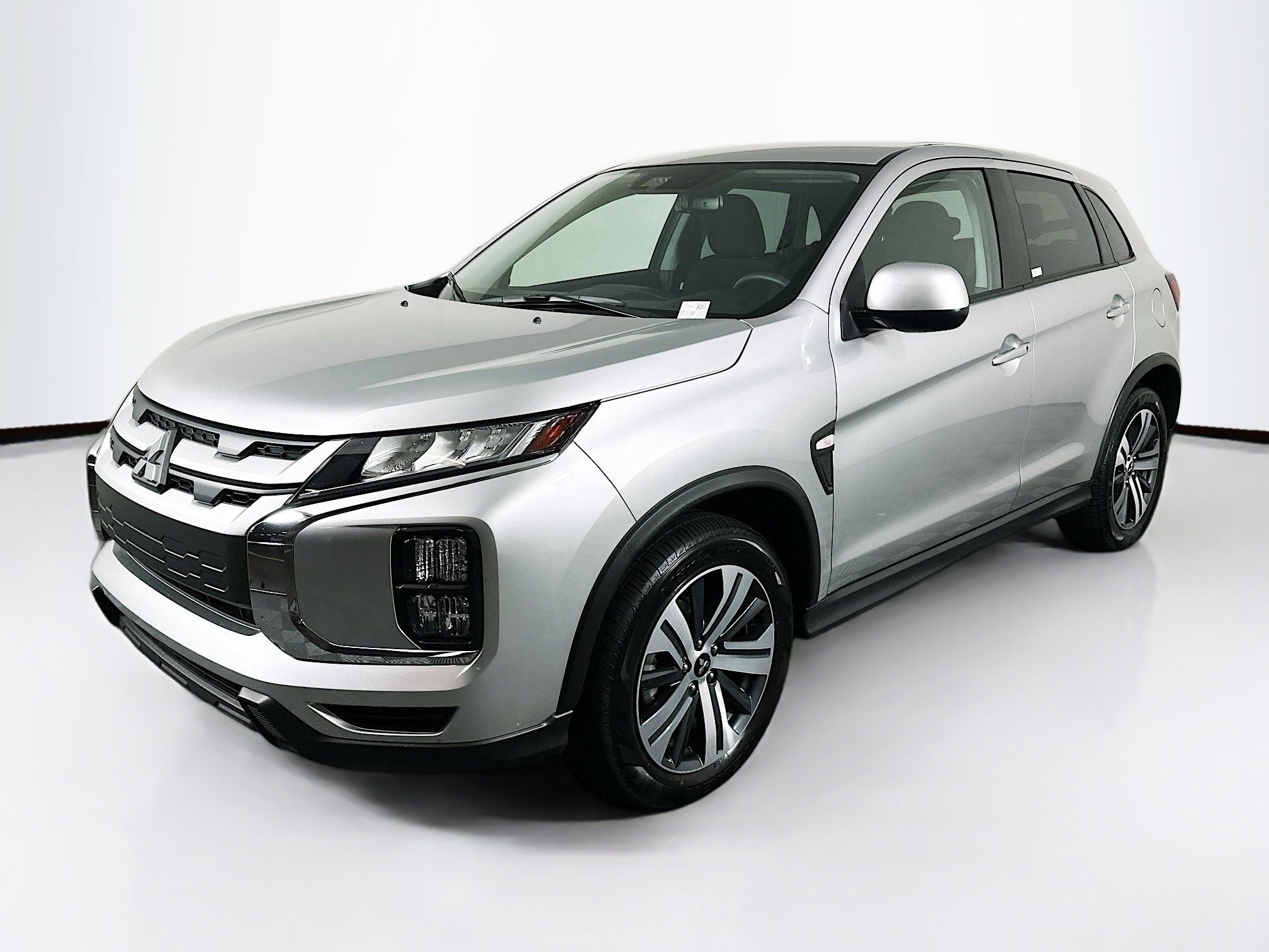 Used 2025 Mitsubishi Outlander Sport SE image 3