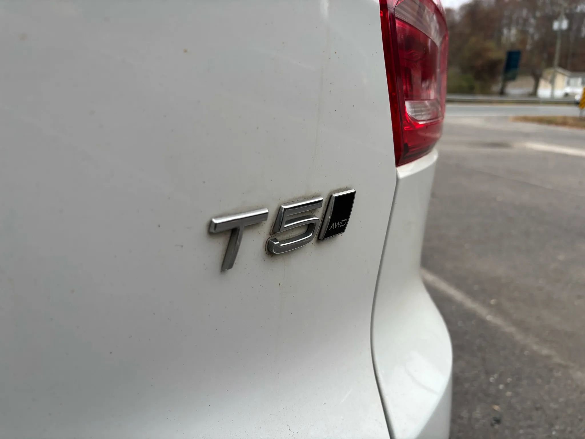 Used 2019 Volvo XC40 T5 Momentum image 12