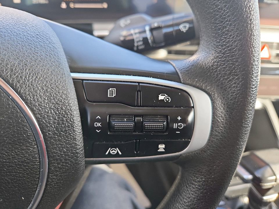 Used 2025 Kia K5 LXS image 16