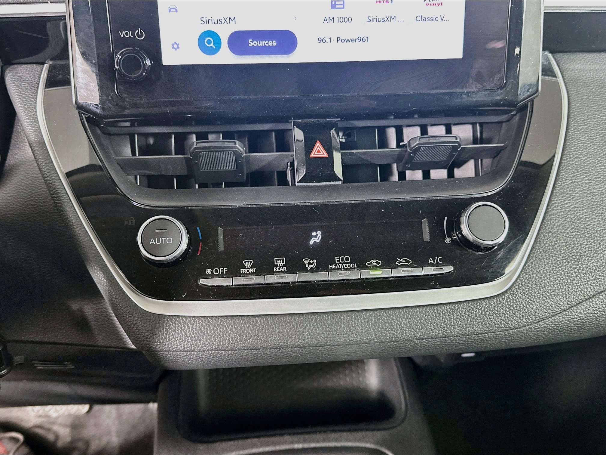 Used 2025 Toyota Corolla LE FWD image 22