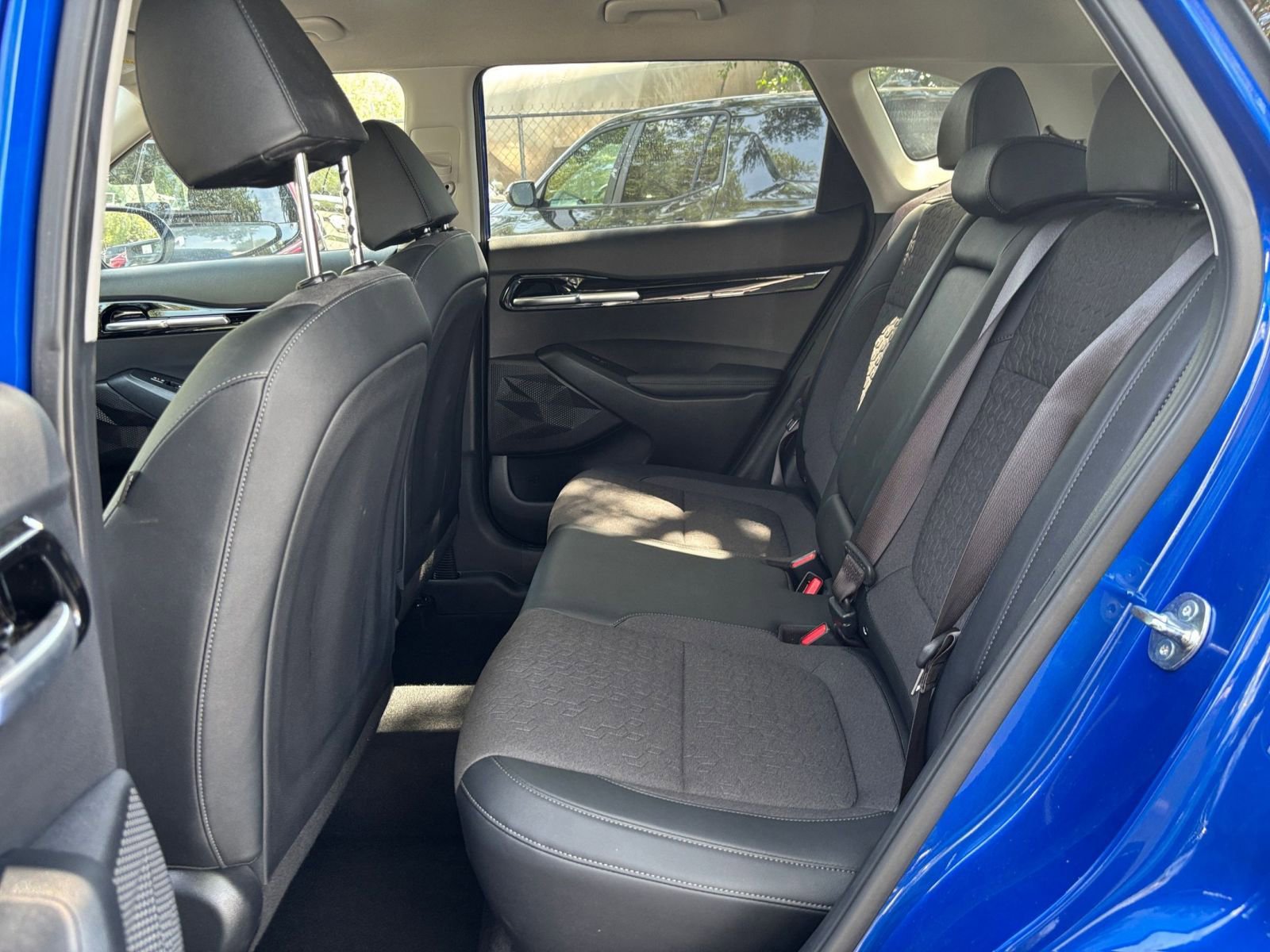 Used 2025 Kia Seltos S FWD image 40