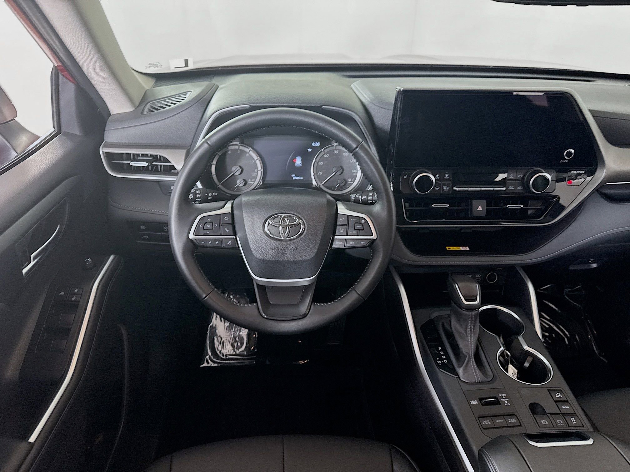 Certified 2025 Toyota Highlander XLE image 20