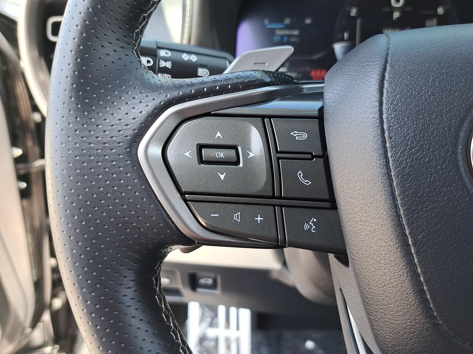Used 2026 Lexus IS 350 F Sport RWD image 17